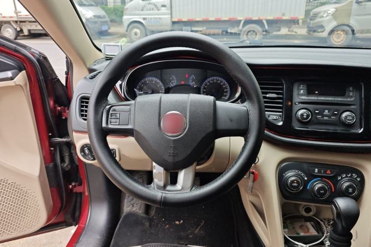 Used Fiat Viaggio 2012 1.4T Automatic Enjoyment Edition Steering Wheel