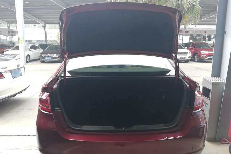 Used Fiat Viaggio 2012 1.4T Automatic Enjoyment Edition Trunk