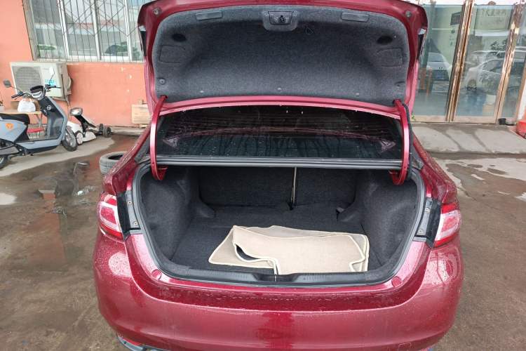 Used Fiat Viaggio 2012 1.4T Automatic Enjoyment Edition Trunk