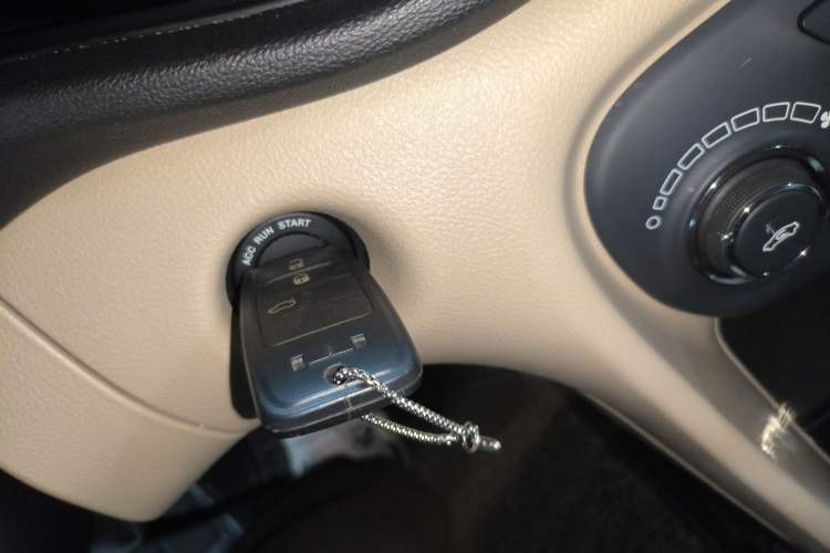 Used Fiat Viaggio 2012 1.4T Automatic Enjoyment Edition Vehicle Key