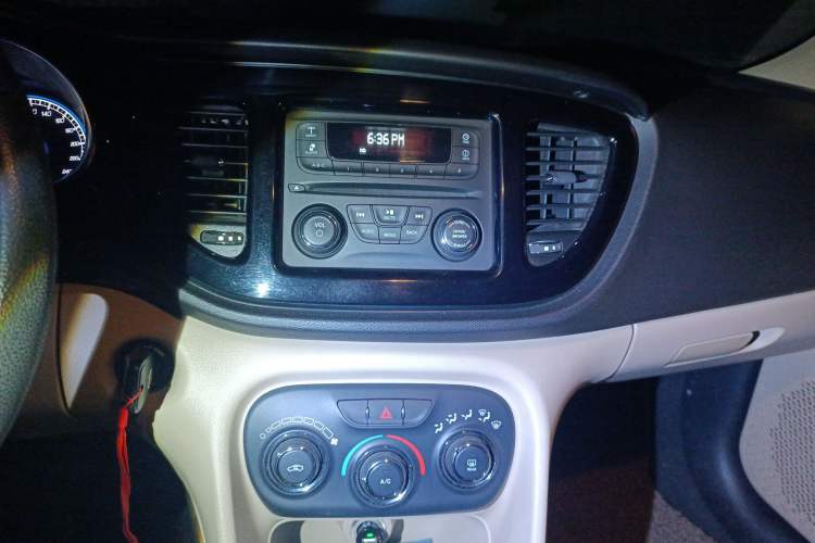 Used Fiat Viaggio 2012 1.4T Manual Enjoyment Edition Audio And AC Panel