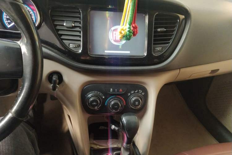 Used Fiat Viaggio 2012 1.4T Automatic Enjoyment Edition Audio And AC Panel