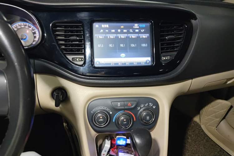 Used Fiat Viaggio 2012 1.4T Automatic Jingxiang Edition Audio And AC Panel