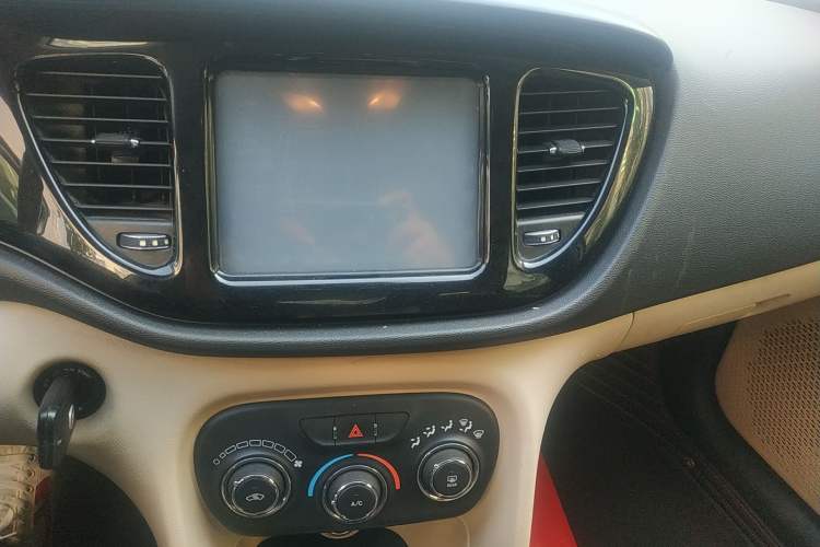 Used Fiat Viaggio 2012 1.4T Manual Enjoyment Edition Audio And AC Panel