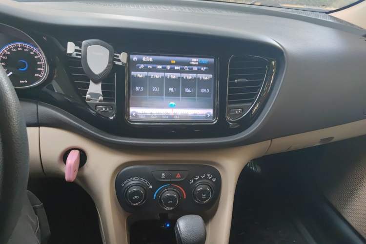 Used Fiat Viaggio 2012 1.4T Automatic Enjoyment Edition Audio And AC Panel