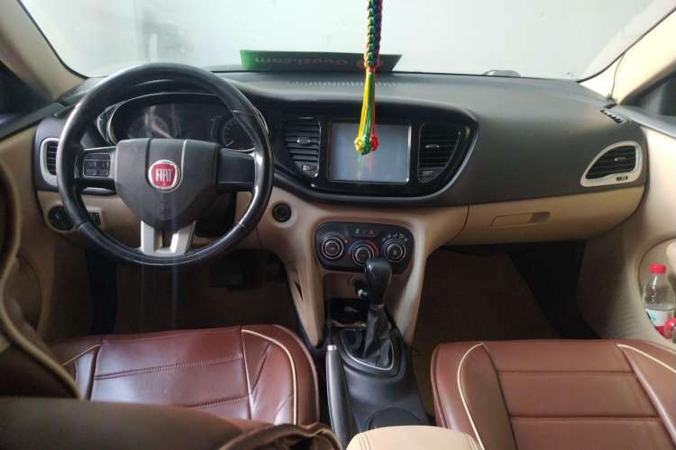 Used Fiat Viaggio 2012 1.4T Automatic Enjoyment Edition Center Console