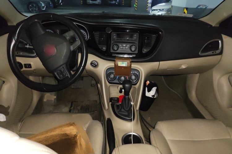 Used Fiat Viaggio 2012 1.4T Automatic Jingxiang Edition Center Console