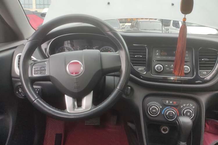 Used Fiat Viaggio 2012 1.4T Automatic Jingxiang Edition Center Console