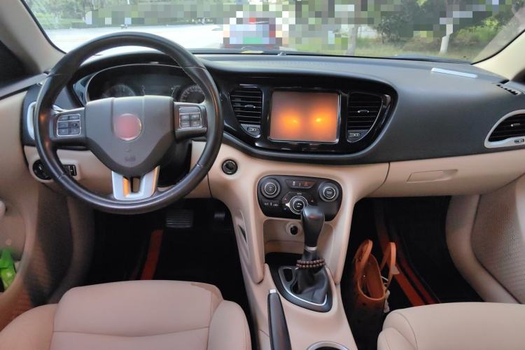 Used Fiat Viaggio 2012 1.4T Automatic Luxury Edition Center Console