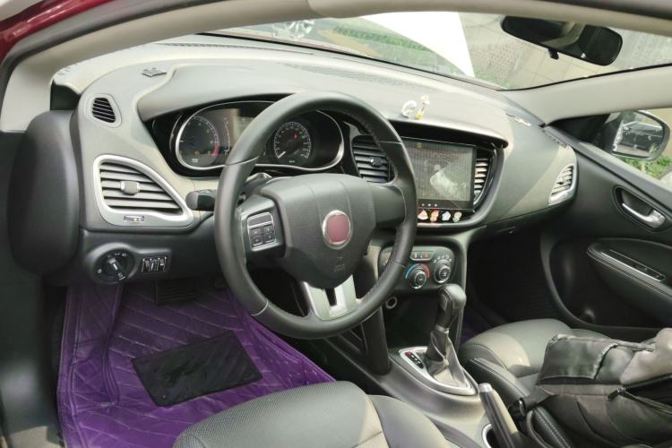 Used Fiat Viaggio 2012 1.4T Automatic Jingxiang Edition Center Console