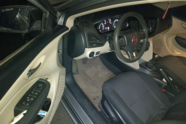 Used Fiat Viaggio 2012 1.4T Manual Enjoyment Edition Driver Seat