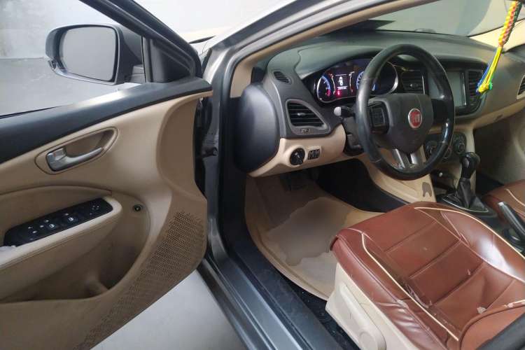 Used Fiat Viaggio 2012 1.4T Automatic Enjoyment Edition Driver Seat