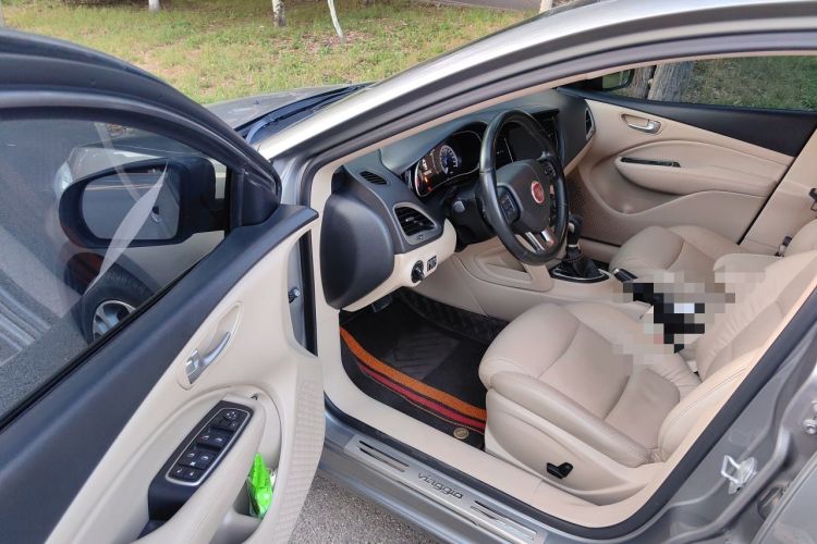 Used Fiat Viaggio 2012 1.4T Automatic Luxury Edition Driver Seat
