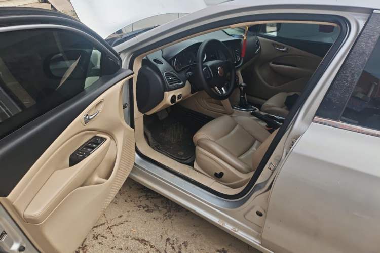 Used Fiat Viaggio 2012 1.4T Automatic Jingxiang Edition Driver Seat