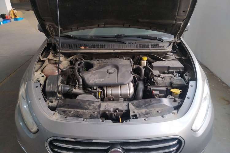 Used Fiat Viaggio 2012 1.4T Automatic Enjoyment Edition Engine Bay
