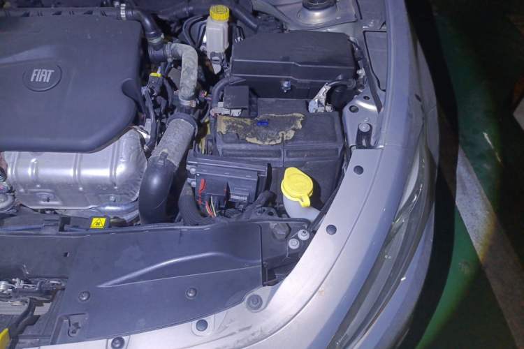 Used Fiat Viaggio 2012 1.4T Automatic Enjoyment Edition Engine Bay Left