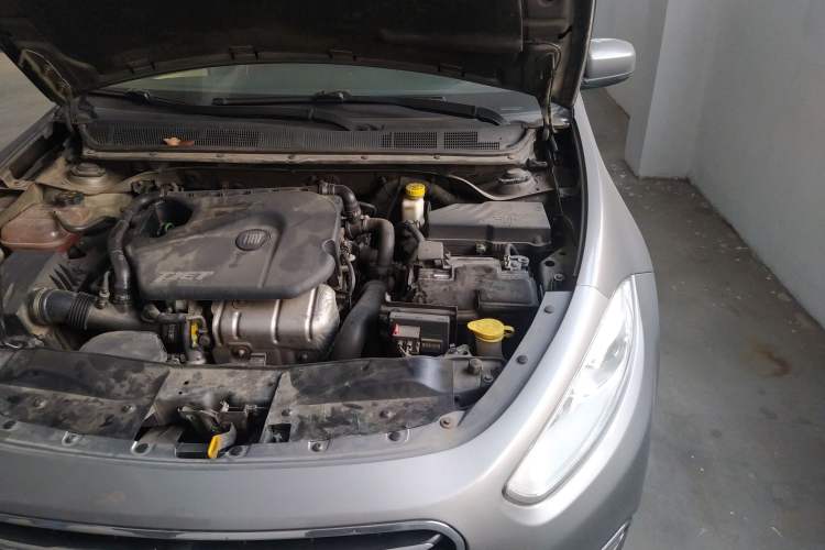 Used Fiat Viaggio 2012 1.4T Automatic Enjoyment Edition Engine Bay Left