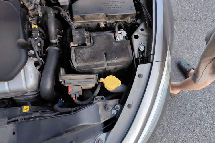 Used Fiat Viaggio 2012 1.4T Automatic Luxury Edition Engine Bay Left