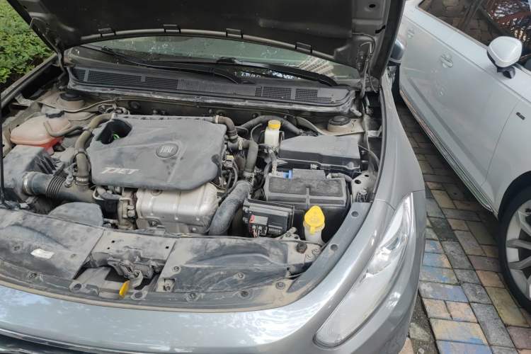Used Fiat Viaggio 2012 1.4T Automatic Enjoyment Edition Engine Bay Left
