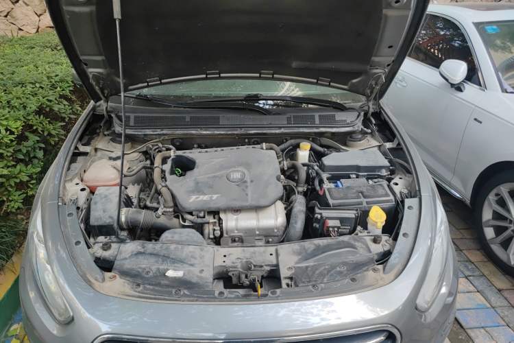 Used Fiat Viaggio 2012 1.4T Automatic Enjoyment Edition Engine Bay