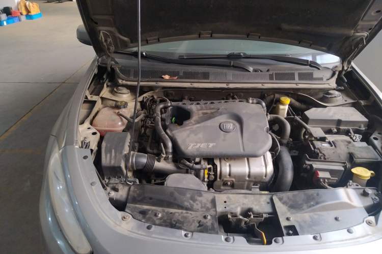Used Fiat Viaggio 2012 1.4T Automatic Enjoyment Edition Engine Bay Right