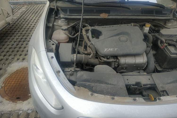 Used Fiat Viaggio 2012 1.4T Manual Enjoyment Edition Engine Bay Right