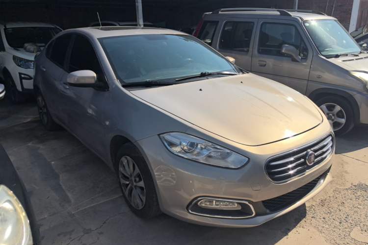 Used Fiat Viaggio 2012 1.4T Automatic Jingxiang Edition Front Right 45 Deg