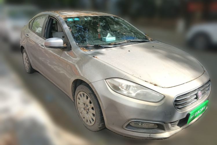 Used Fiat Viaggio 2012 1.4T Manual Enjoyment Edition Front Right 45 Deg