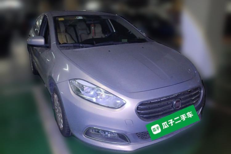Used Fiat Viaggio 2012 1.4T Automatic Enjoyment Edition Front Right 45 Deg