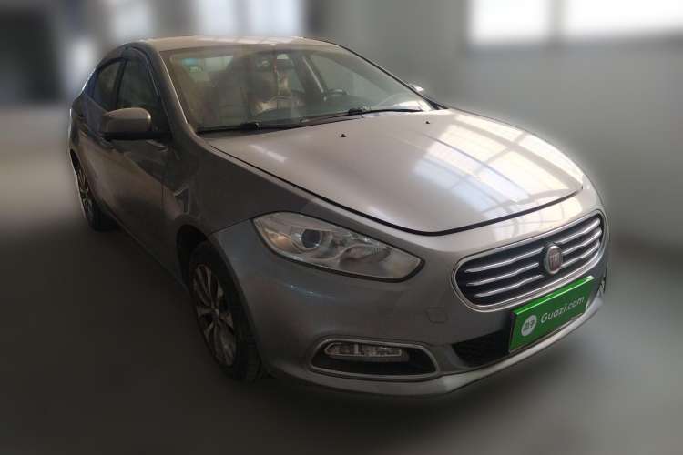 Used Fiat Viaggio 2012 1.4T Automatic Enjoyment Edition Front Right 45 Deg