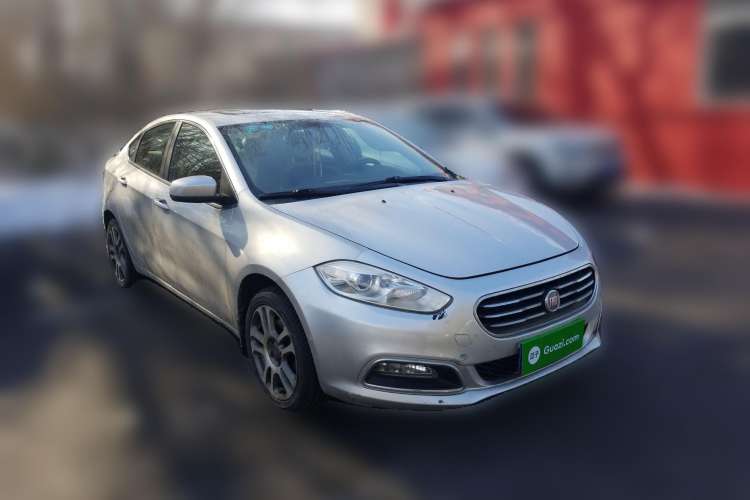 Used Fiat Viaggio 2012 1.4T Automatic Luxury Edition Front Right 45 Deg