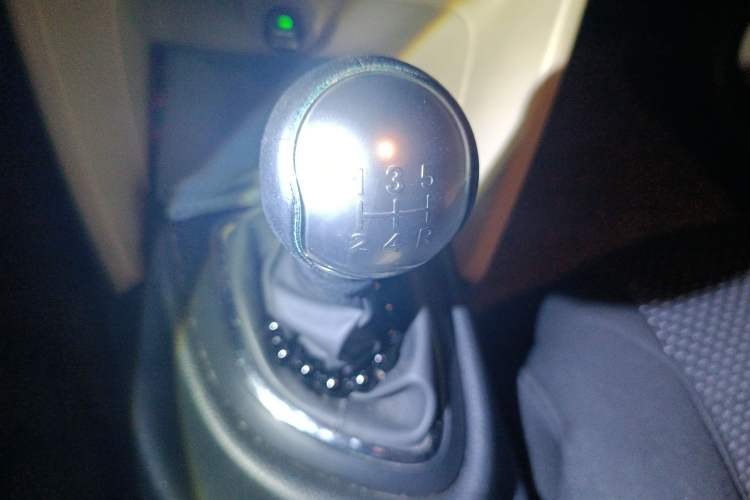 Used Fiat Viaggio 2012 1.4T Manual Enjoyment Edition Gear Lever