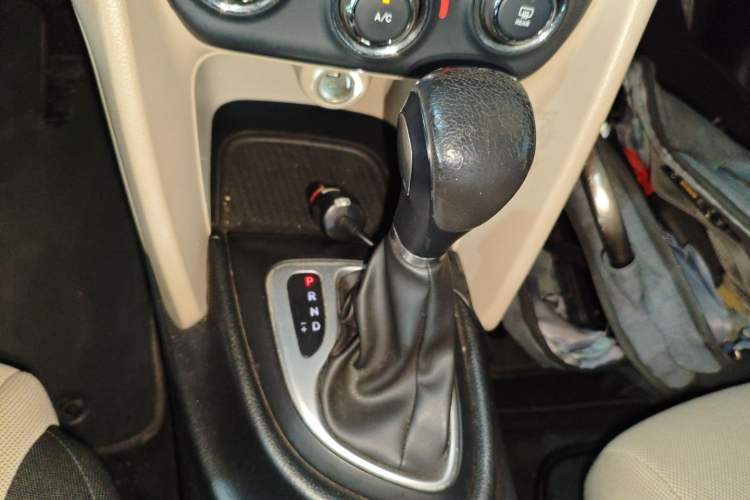 Used Fiat Viaggio 2012 1.4T Automatic Enjoyment Edition Gear Lever