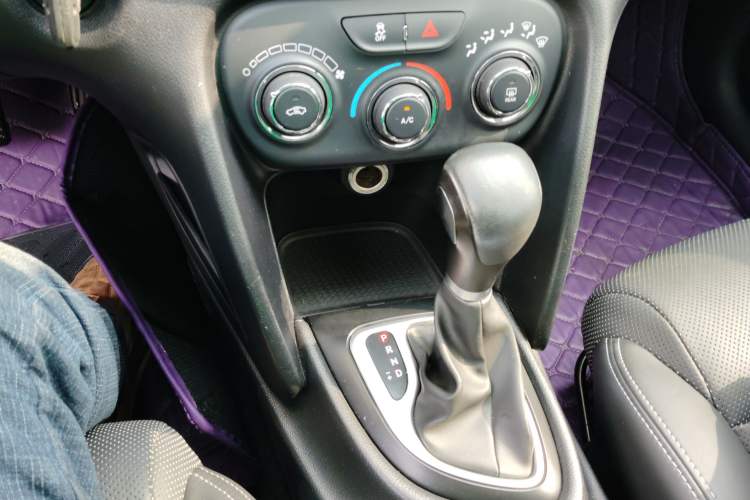 Used Fiat Viaggio 2012 1.4T Automatic Jingxiang Edition Gear Lever