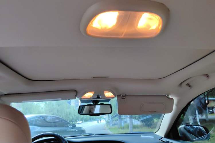 Used Fiat Viaggio 2012 1.4T Automatic Luxury Edition Headliner