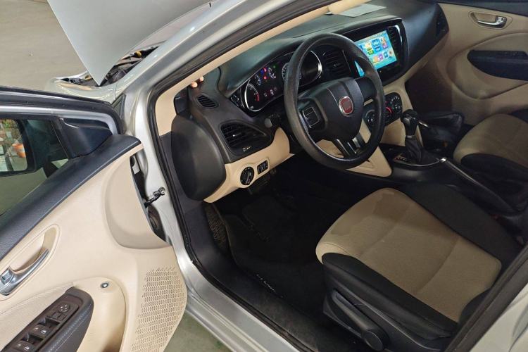 Used Fiat Viaggio 2012 1.4T Automatic Enjoyment Edition Interior 3