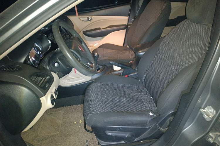 Used Fiat Viaggio 2012 1.4T Manual Enjoyment Edition Left Front Seat