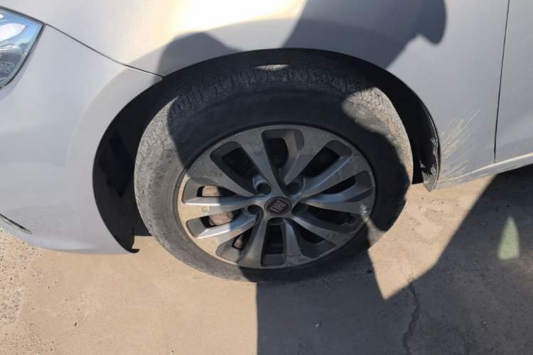 Used Fiat Viaggio 2012 1.4T Automatic Jingxiang Edition Left Front Wheel Hub