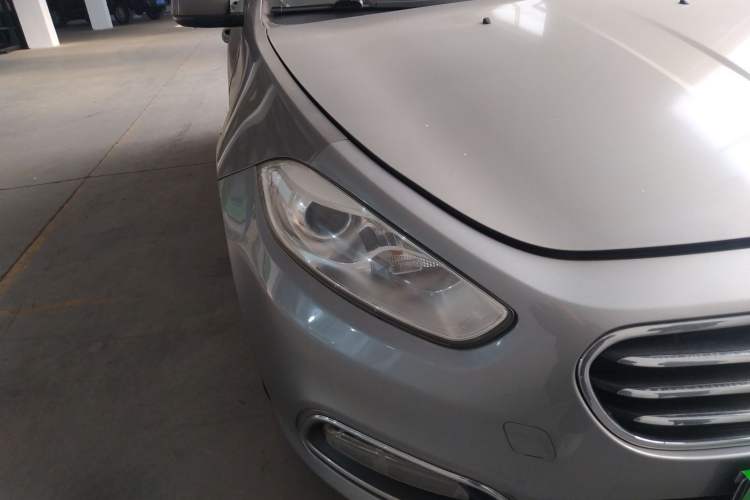 Used Fiat Viaggio 2012 1.4T Automatic Enjoyment Edition Right Front Headlight