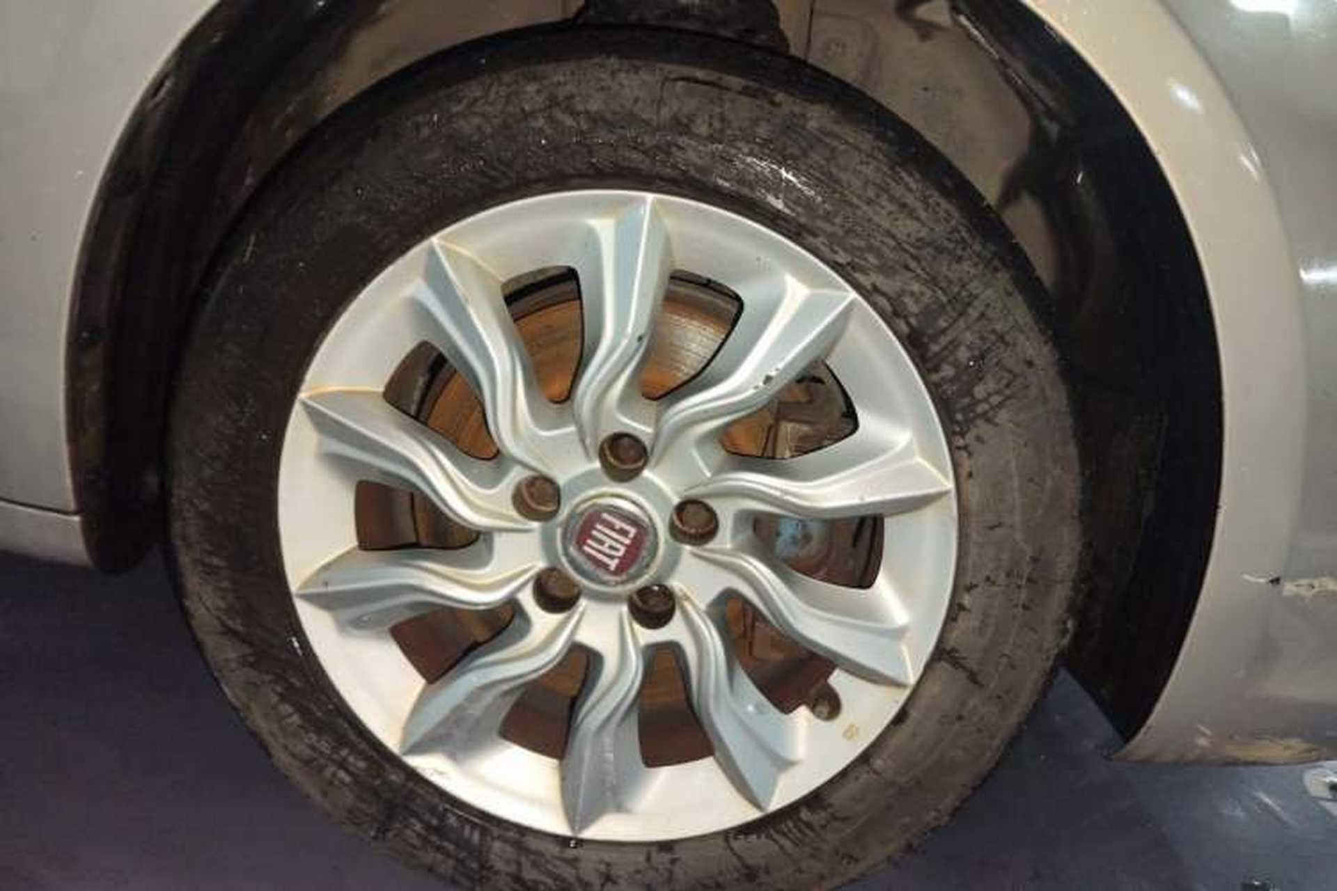Used Fiat Viaggio 2012 1.4T Automatic Enjoyment Edition Right Front Wheel Hub
