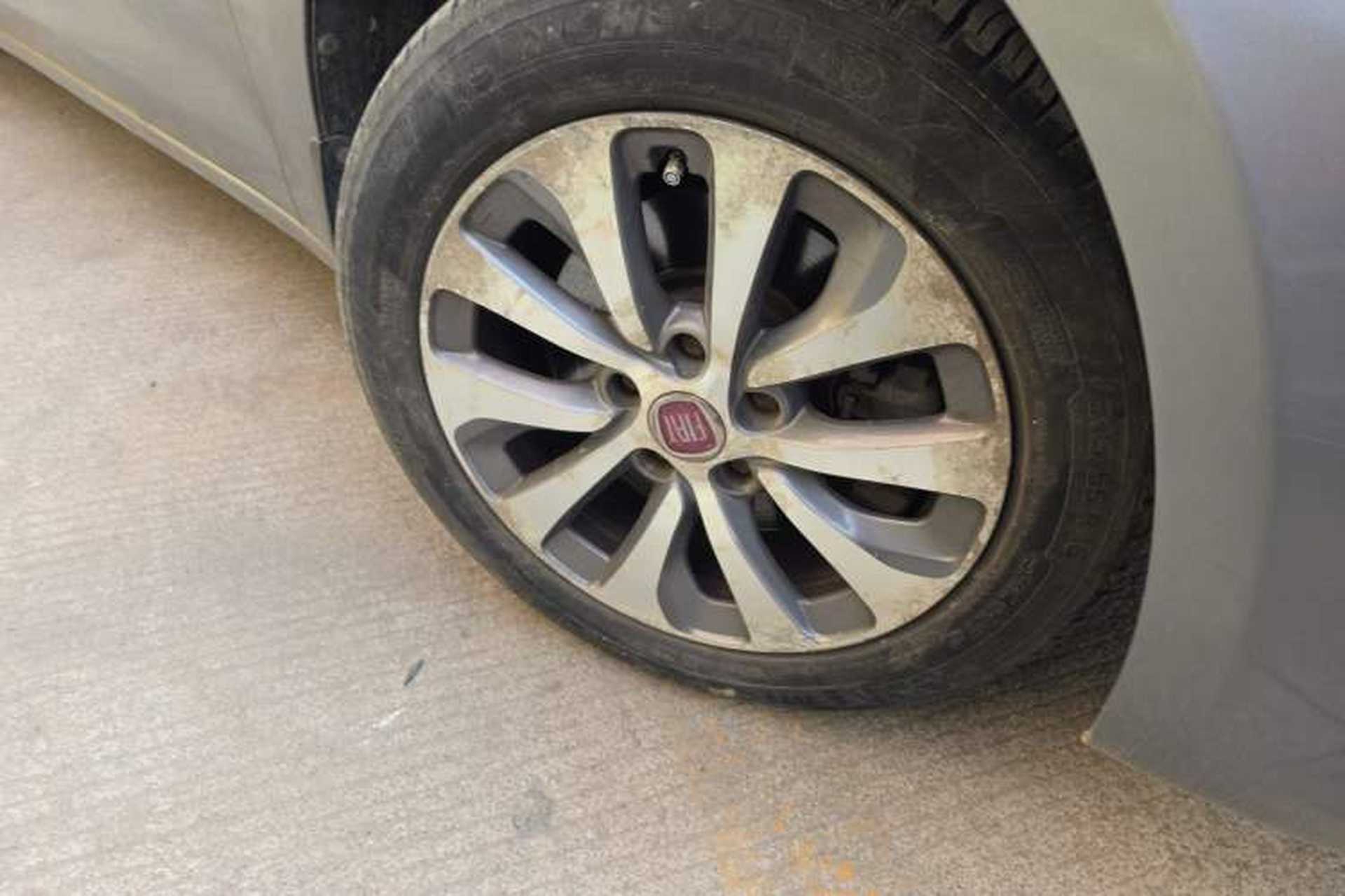 Used Fiat Viaggio 2012 1.4T Manual Enjoyment Edition Right Front Wheel Hub