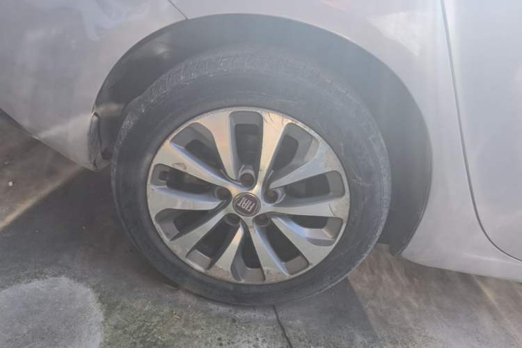 Used Fiat Viaggio 2012 1.4T Automatic Jingxiang Edition Right Rear Wheel Hub
