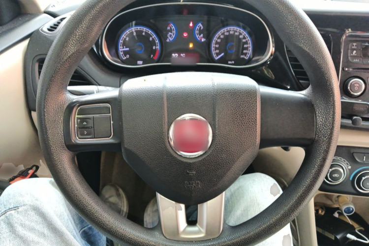 Used Fiat Viaggio 2012 1.4T Manual Enjoyment Edition Steering Wheel