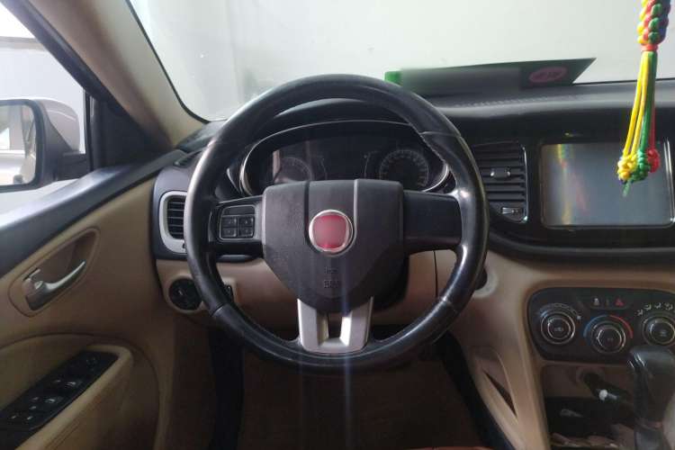 Used Fiat Viaggio 2012 1.4T Automatic Enjoyment Edition Steering Wheel