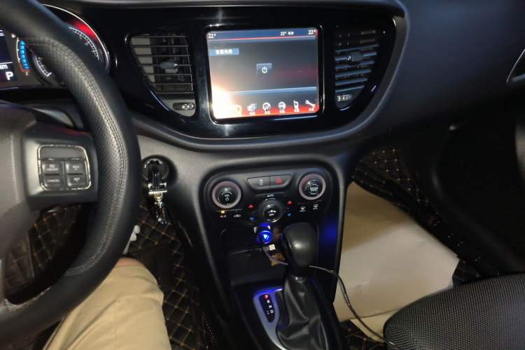 Used Fiat Viaggio 2012 1.4T Automatic Luxury Edition Audio And AC Panel