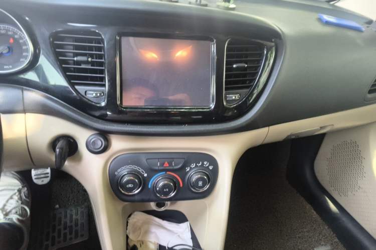 Used Fiat Viaggio 2012 1.4T Manual Enjoyment Edition Audio And AC Panel