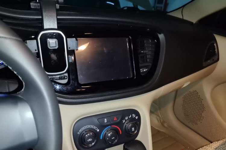 Used Fiat Viaggio 2012 1.4T Automatic Jingxiang Edition Audio And AC Panel
