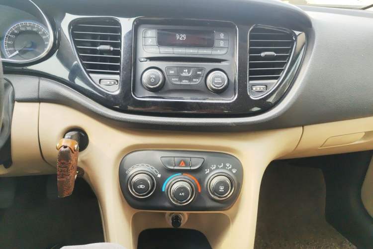 Used Fiat Viaggio 2012 1.4T Manual Enjoyment Edition Audio And AC Panel