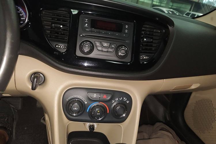 Used Fiat Viaggio 2012 1.4T Automatic Enjoyment Edition Audio And AC Panel