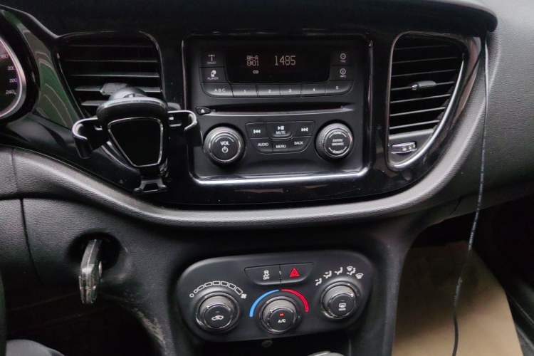 Used Fiat Viaggio 2012 1.4T Automatic Jingxiang Edition Audio And AC Panel